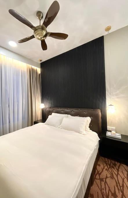 Sina Troika Residence Kota Bharu 2Br Wifi Netflix Pool Экстерьер фото